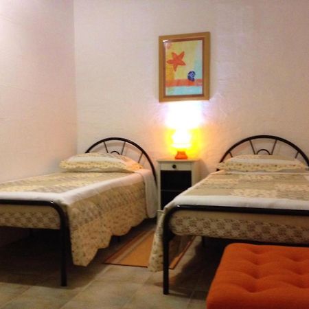 Anna Karistu Accommodation Kercem Bilik gambar
