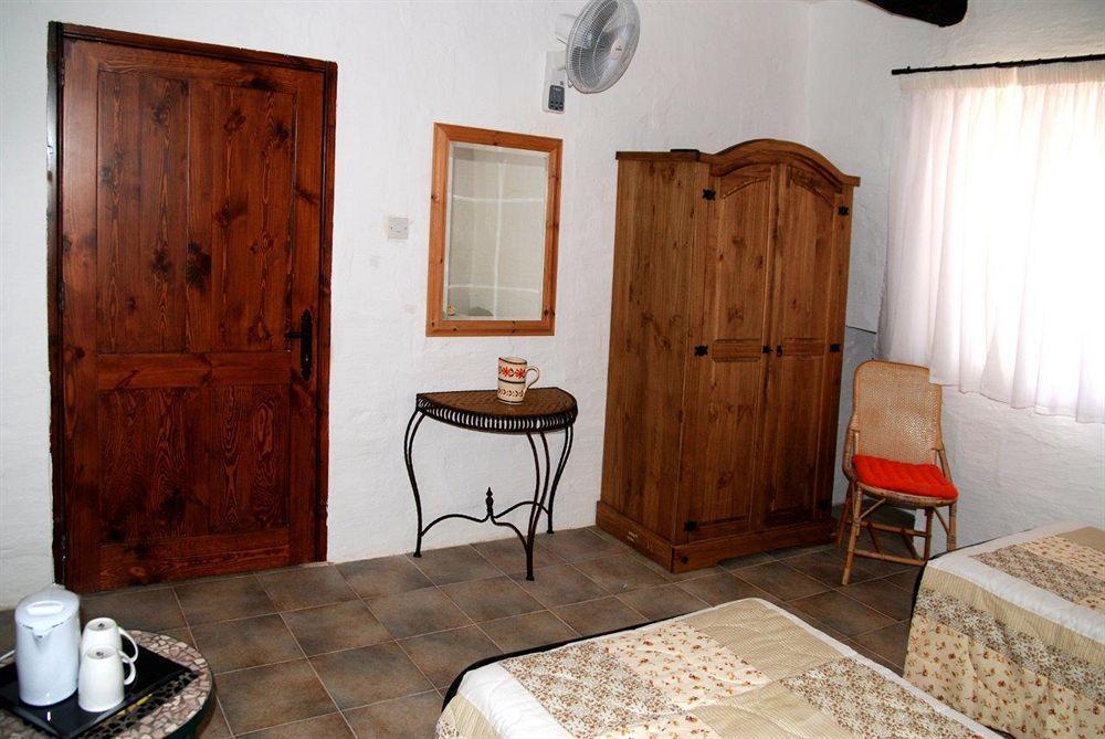 Anna Karistu Accommodation Kercem Luaran gambar